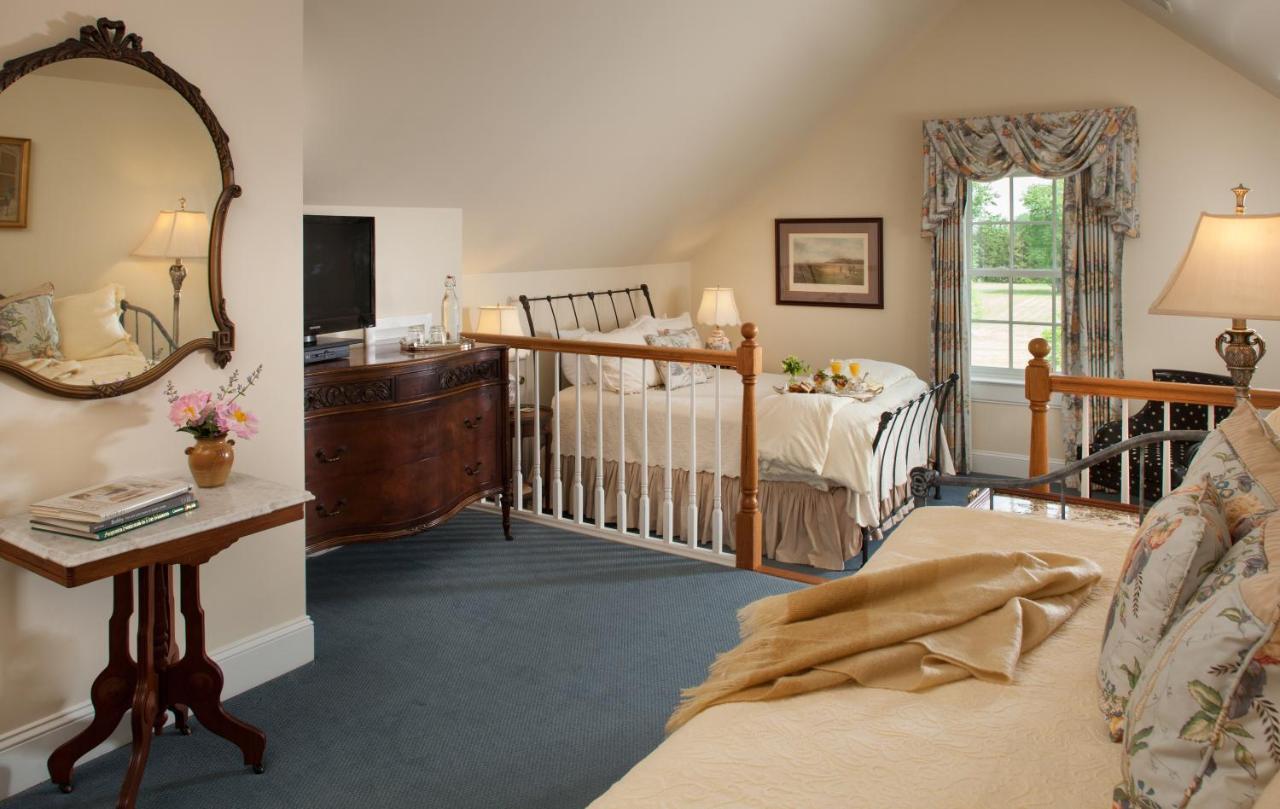 Gloucester Inn At Warner Hall מראה חיצוני תמונה