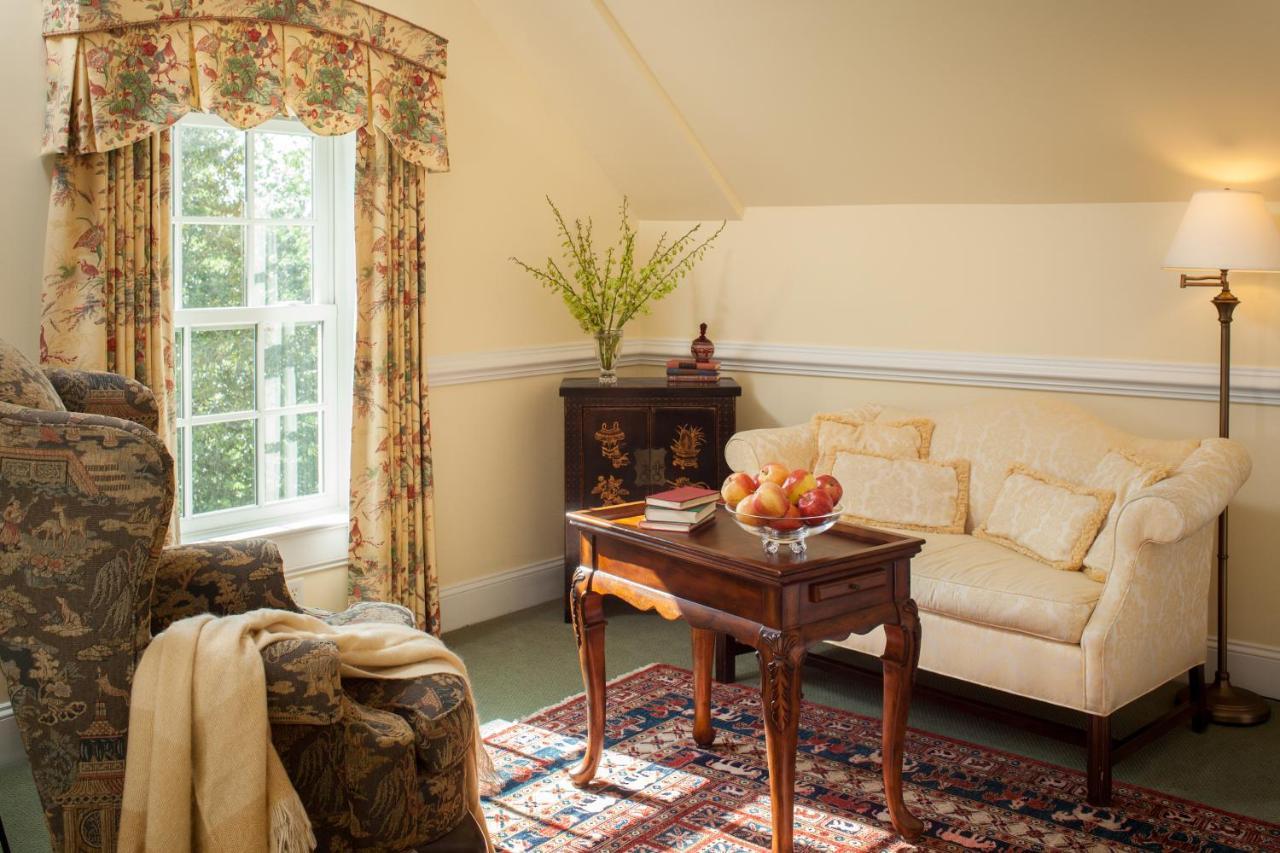 Gloucester Inn At Warner Hall מראה חיצוני תמונה